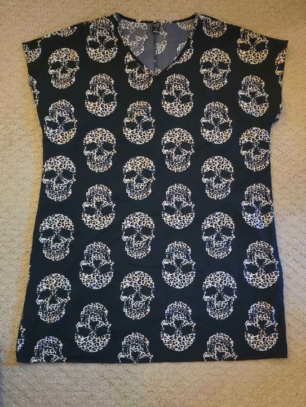 Black Skull Print V-Neck Mini Dtess